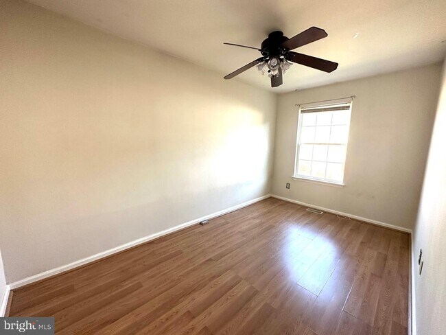 Building Photo - 623 Candlestick Ln