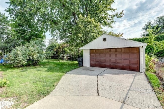 Building Photo - Charming 3-Bedroom for Lease in Detroit!
