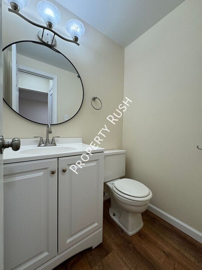 Building Photo - 1511 Rustic Dr