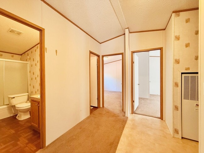 Building Photo - The Home You’ve Been Searching For!