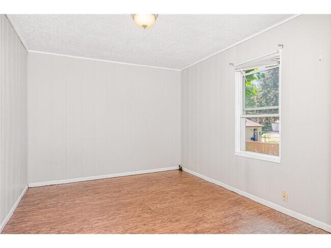 Building Photo - 778 Winslow Ave