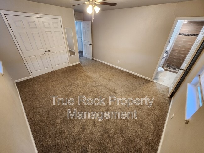 Building Photo - 525 Rebecca Ln