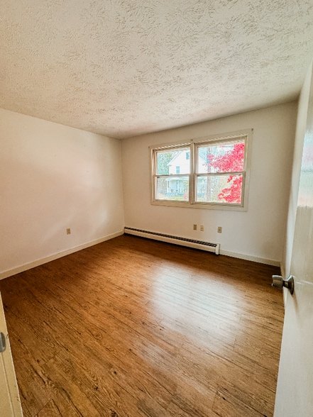 Building Photo - 23 Crown St