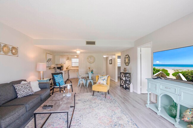 Building Photo - 18081 SE Country Club Dr