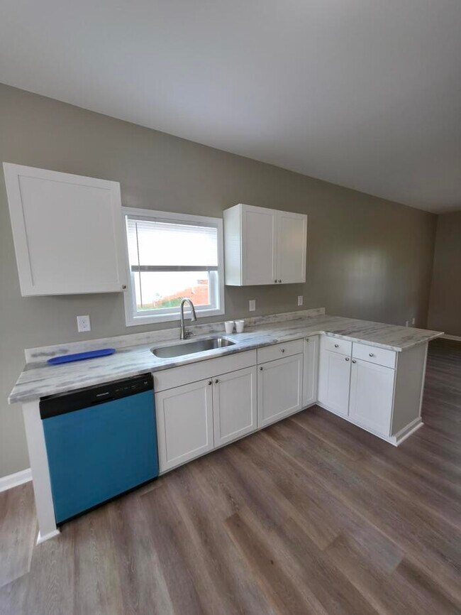 Building Photo - 156 Charlotte Cir