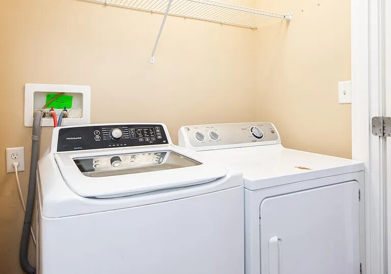 Building Photo - 532 E Saint Catherine St