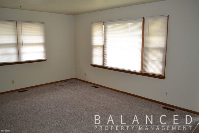 Building Photo - 1 br, 1 bath House - 3307 SW 29th Ter