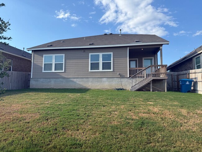 Building Photo - Spacious 5-Bed, 3-Bath Home in Brookmill –...