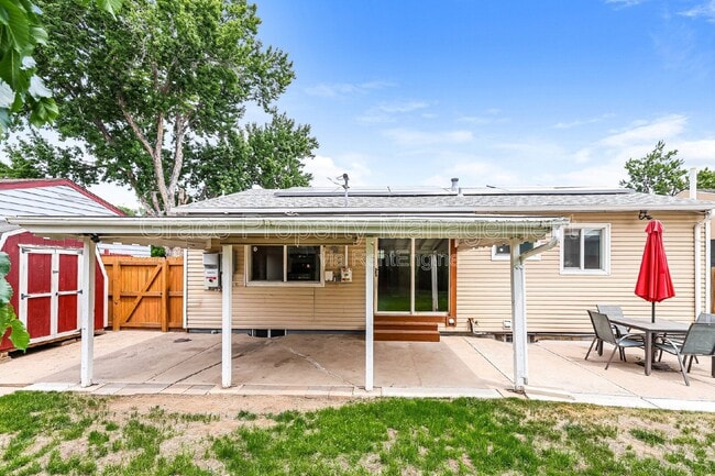 Building Photo - 1611 S Julian Way