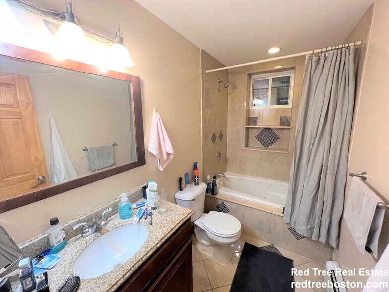 Building Photo - 655 Washington St