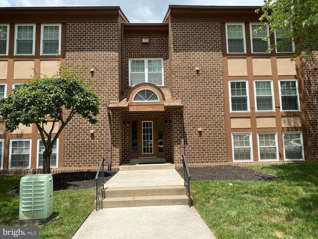 Building Photo - 15 Friendswood Ct