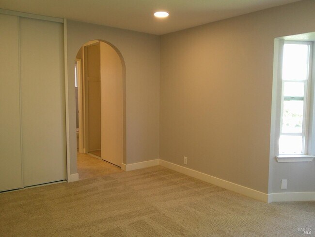 Building Photo - 785 Dogwood Cir
