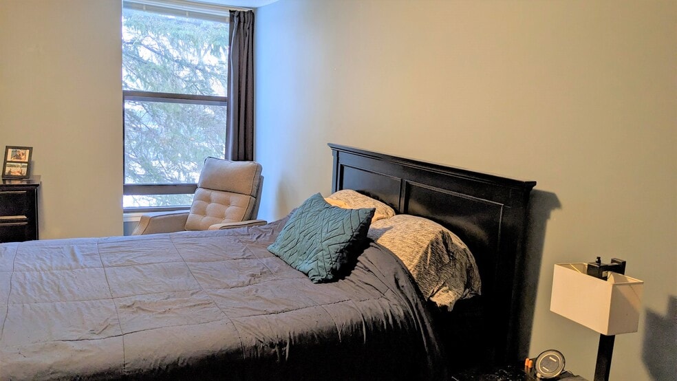 Furnished Bedrom - 4530 Park Commons Dr