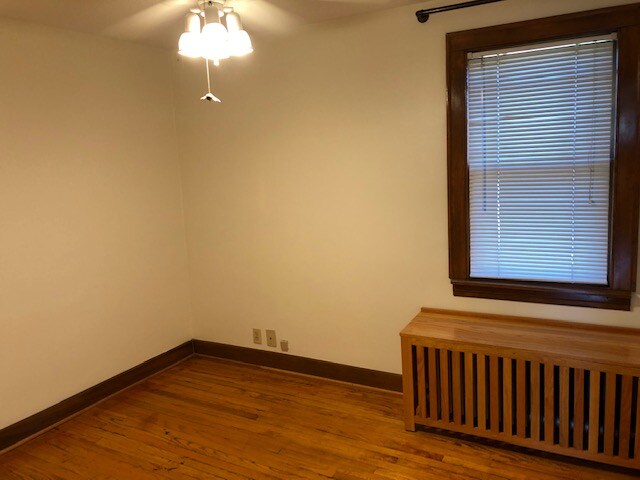 Building Photo - 512 W Wing St