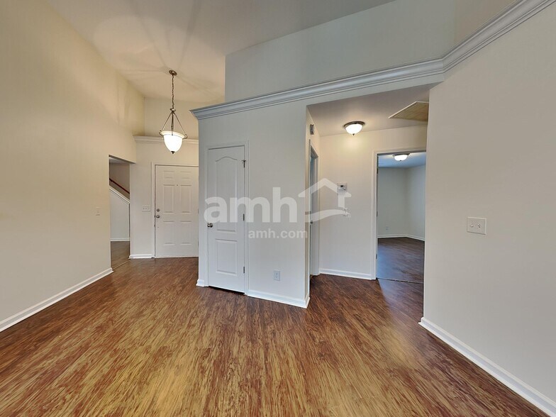 Building Photo - 3009 Rock Springs Rd