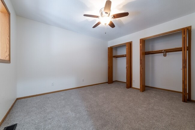 Building Photo - 107 N 1st St