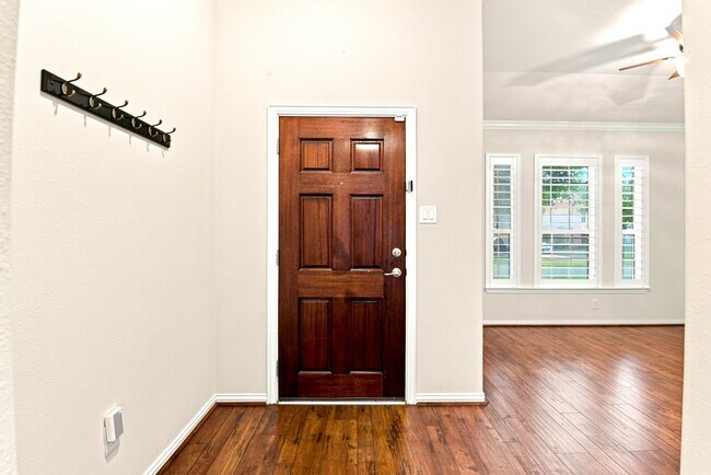 Building Photo - 24418 Lakecrest Bend Dr