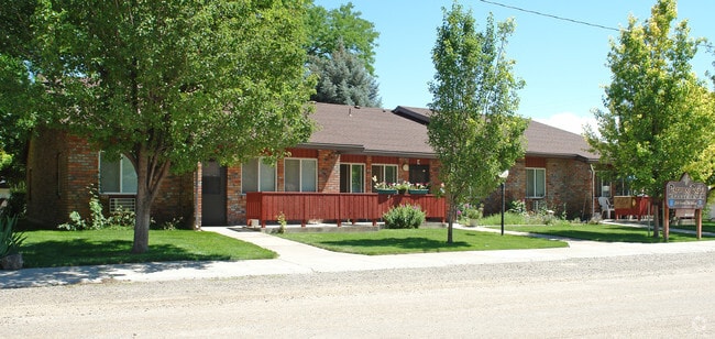 Building Photo - Parma Park