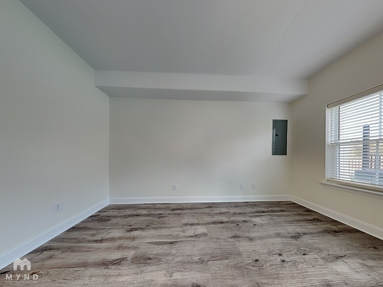 Building Photo - 2395 Eagle Creek Ct