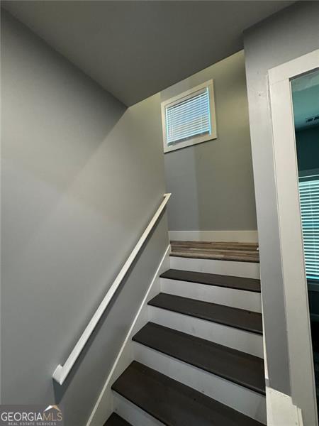 Building Photo - 3898 King Arthur Rd SW