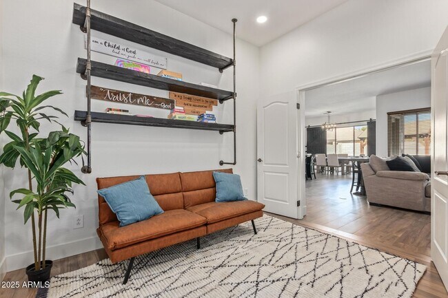 Building Photo - 8414 W Northview Ave