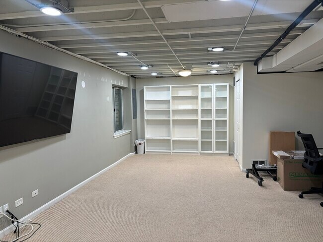 Building Photo - 2938 Peachtree Cir