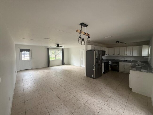 Building Photo - 859 CR 541