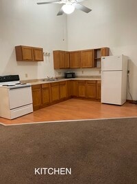 Building Photo - 102 N Main St