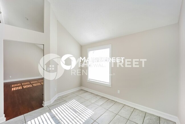 Building Photo - 125 Gleneagles Way