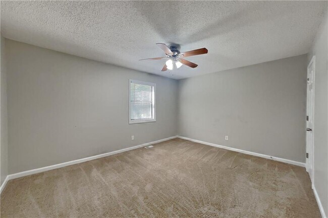 Building Photo - 1702 Hickory Grove Trail NW