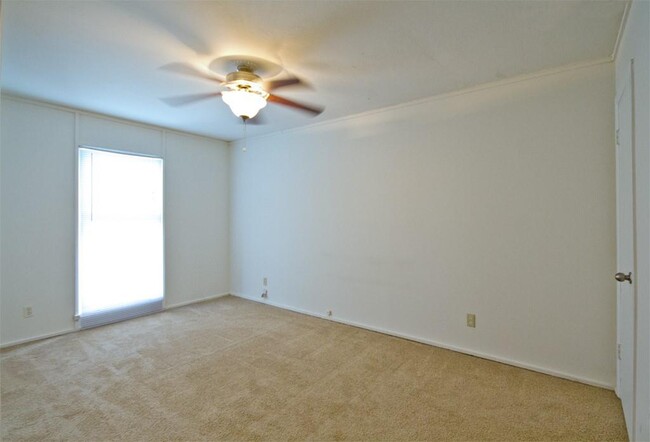 Building Photo - 1000 Heights Blvd