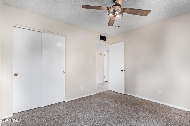 Building Photo - 3917 W Juniper Ave