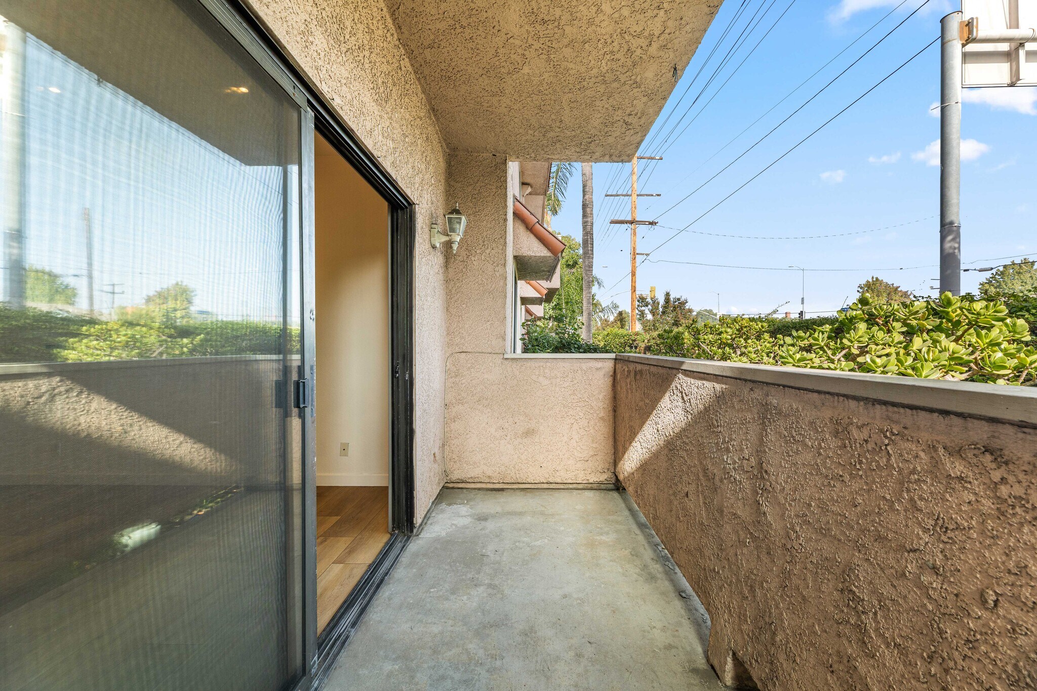 Building Photo - 10943 Laurel Canyon Blvd