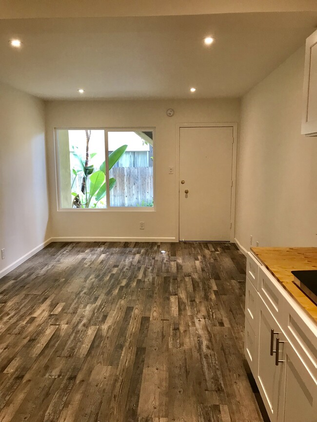 View with closed front door - 4032 Inglewood Blvd