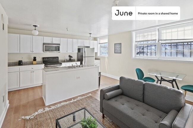 Building Photo - Room in Shared 2 bed/2 bath home