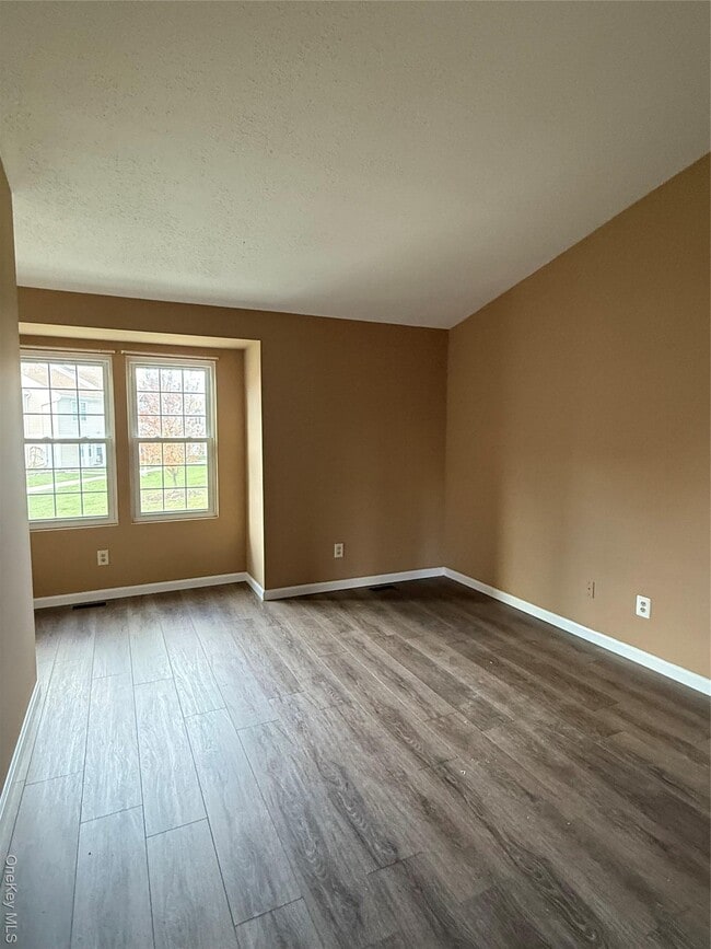 Building Photo - 2805 Whispering Hills Dr