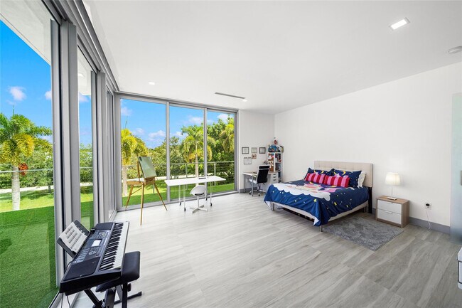 Building Photo - 17250 SW 52nd Ct