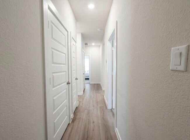 Building Photo - 5549 Madden Ln