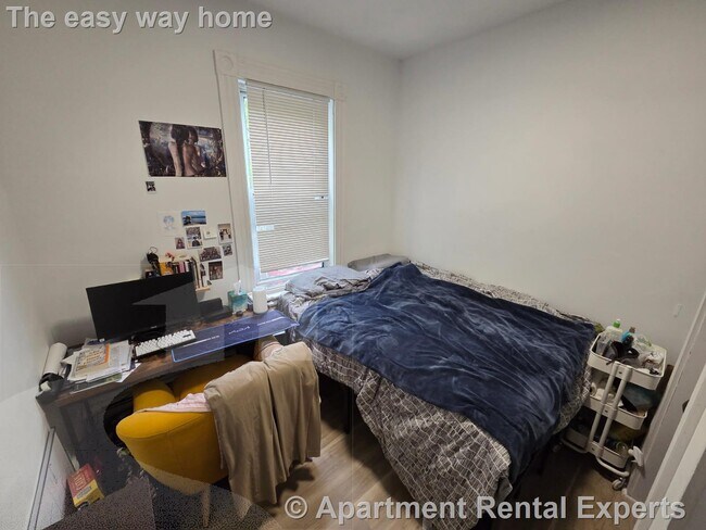 Building Photo - 254 Windsor St