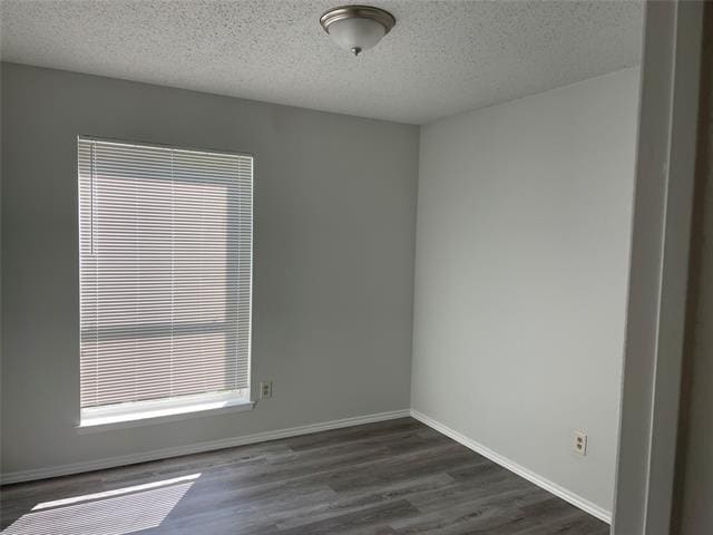 Building Photo - 2921 Village Crest Cir