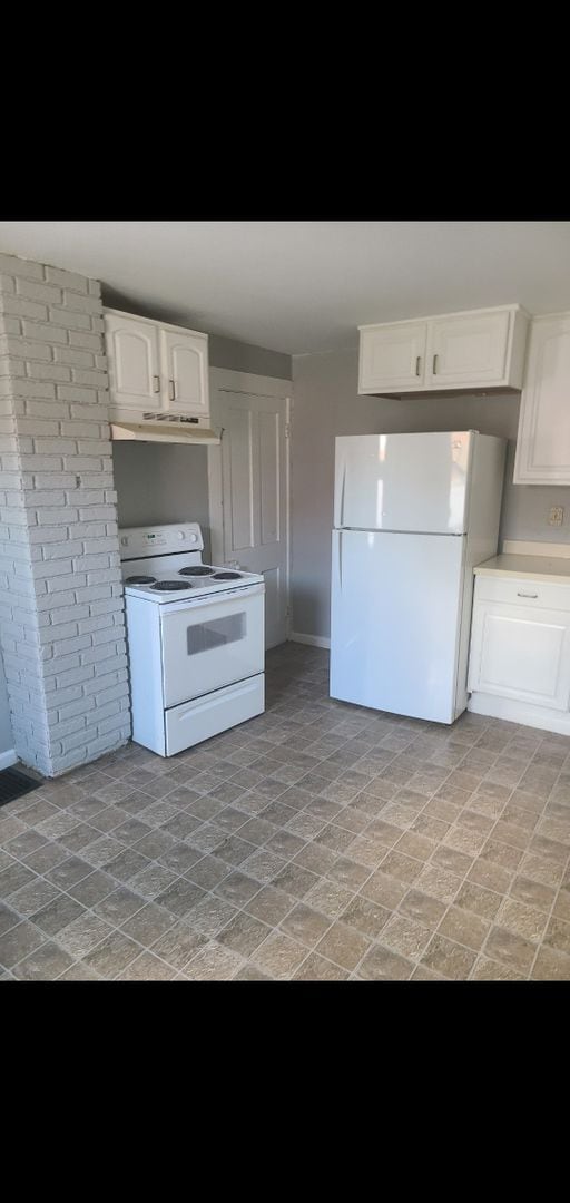 Building Photo - 4 Bed, 2 Bath/Remodled