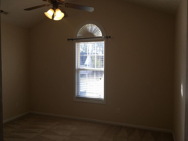 Building Photo - Beautiful 4 Bedroom home in Fayetteville!