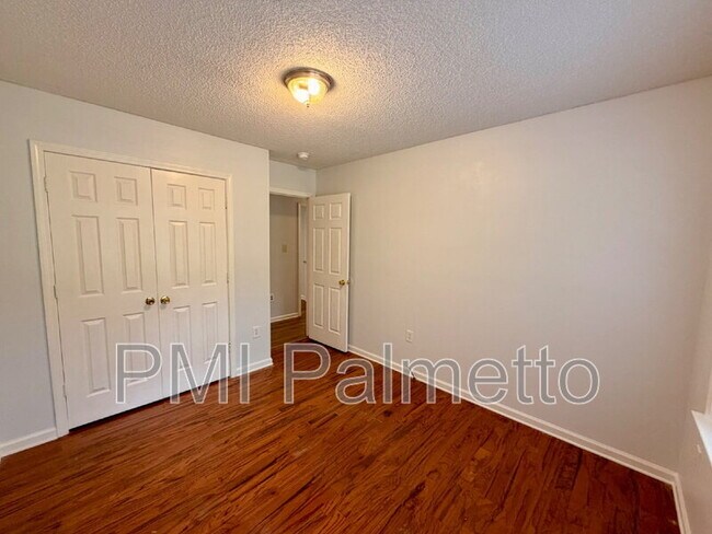Building Photo - 119 Chatham Forest Cir