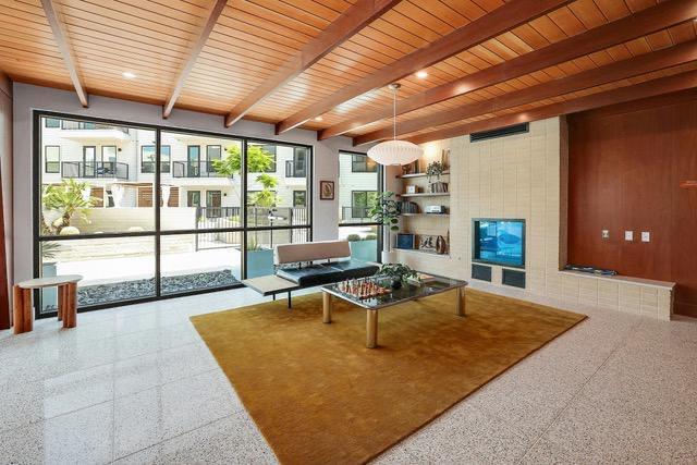 Building Photo - 1701 Simond Ave