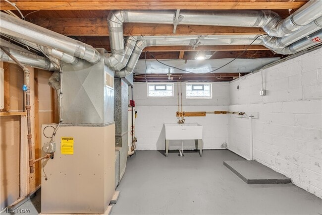 Building Photo - 20751 Goller Ave