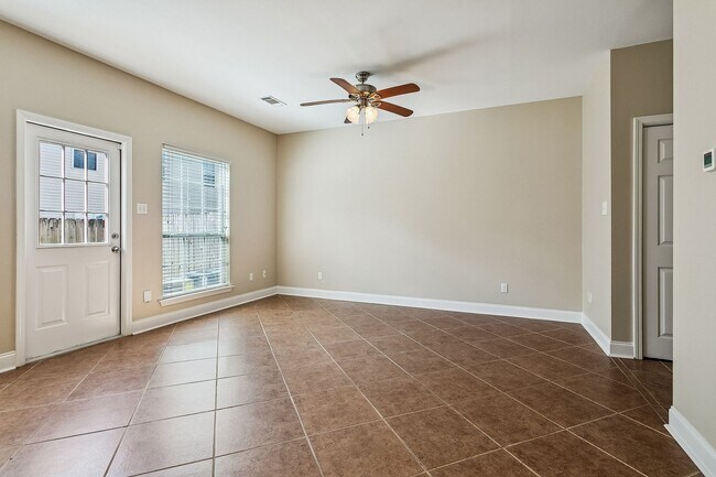Building Photo - 104 Covington Meadow Cir