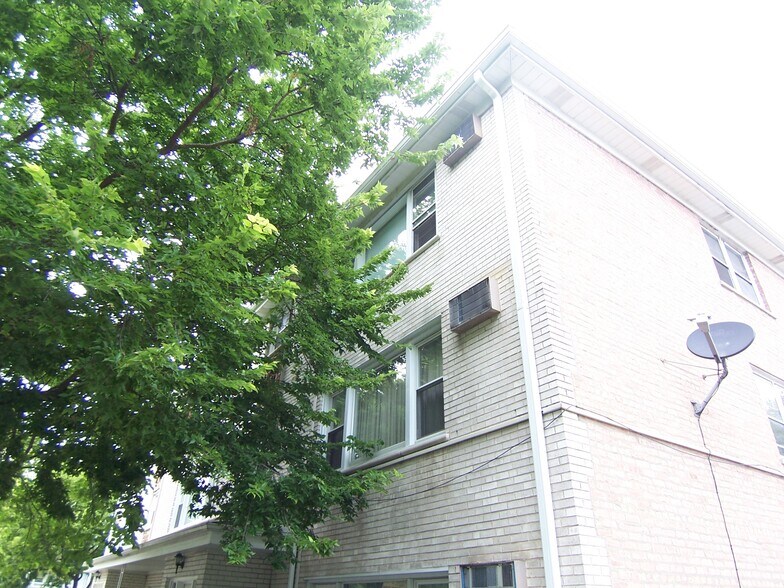 Building Photo - 4128 W Byron St