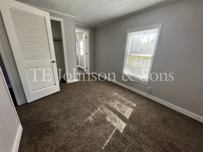 Building Photo - Cozy 1 Bedroom Home in Winston Salem