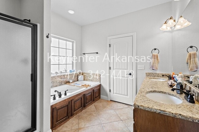 Building Photo - 1048 Tarah Knolls Cir