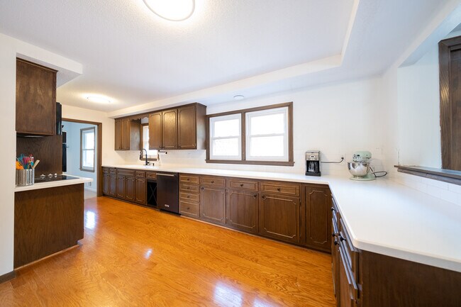 Building Photo - 4517 W 113th St